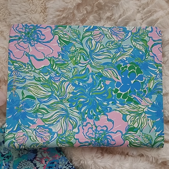Lilly Pulitzer bundle 💙💕💚 - Picture 2 of 10